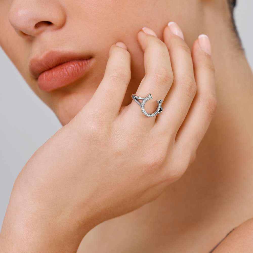 Fortuna Classic Horseshoe Ring