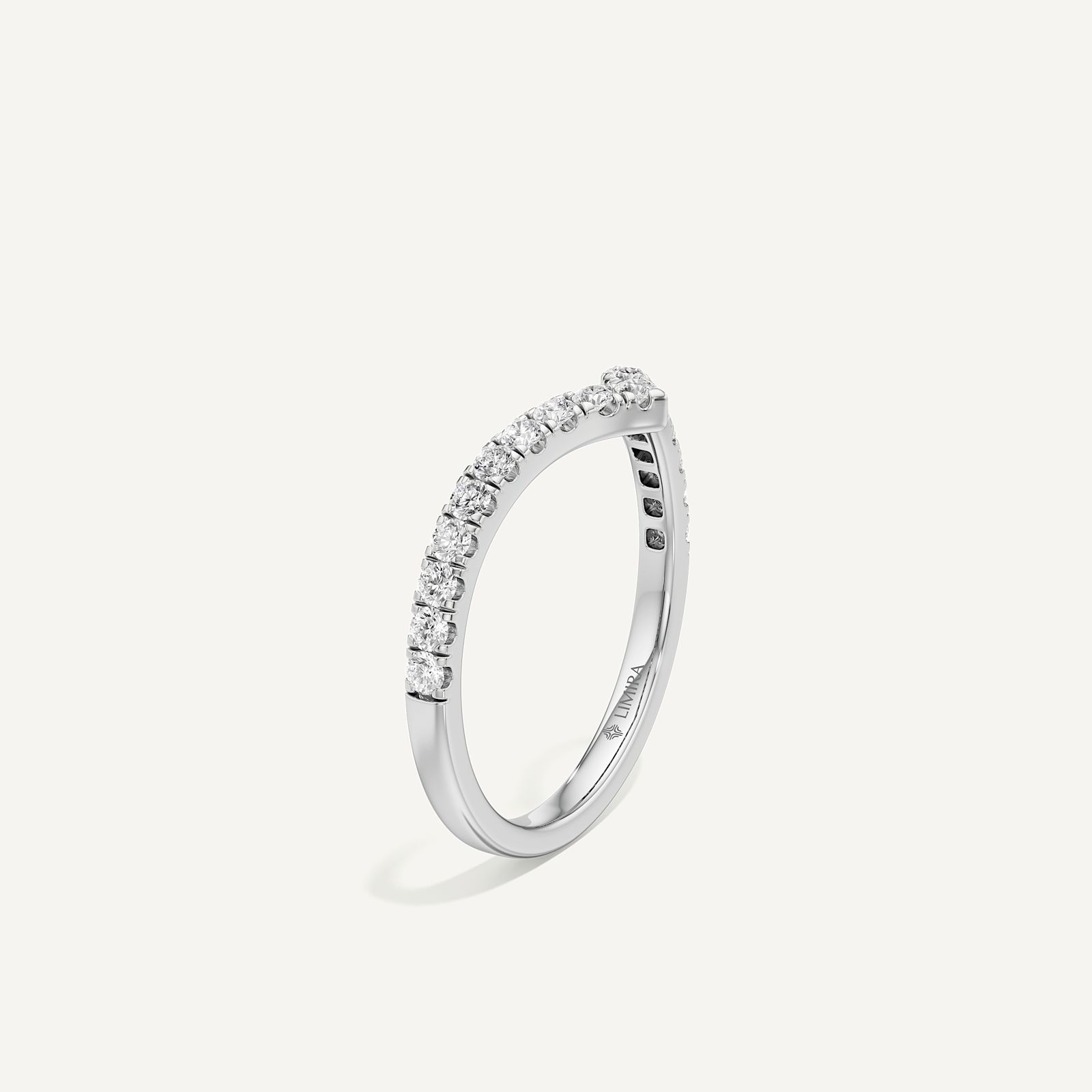 V-Crest Round Diamond